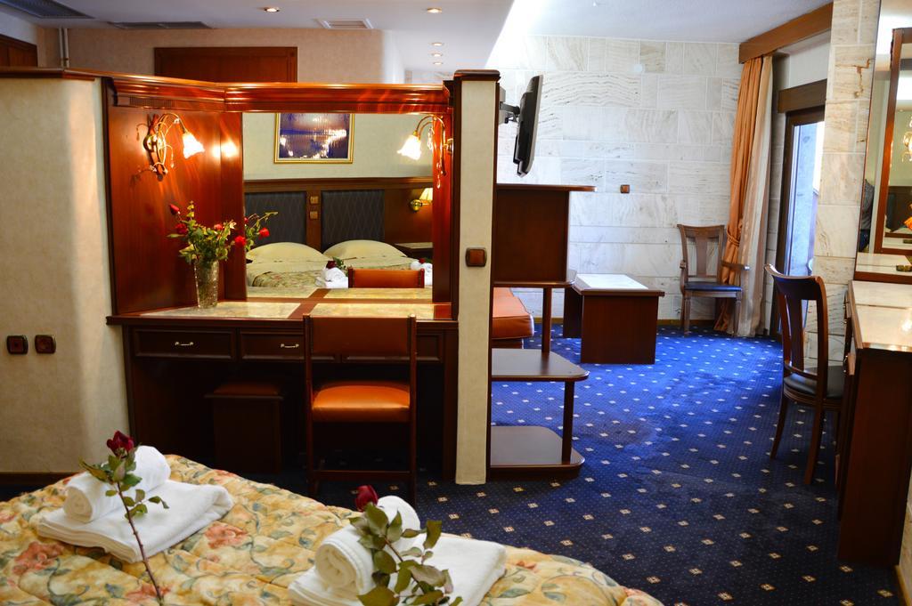 Tsamis Hotel Kastoria Ngoại thất bức ảnh