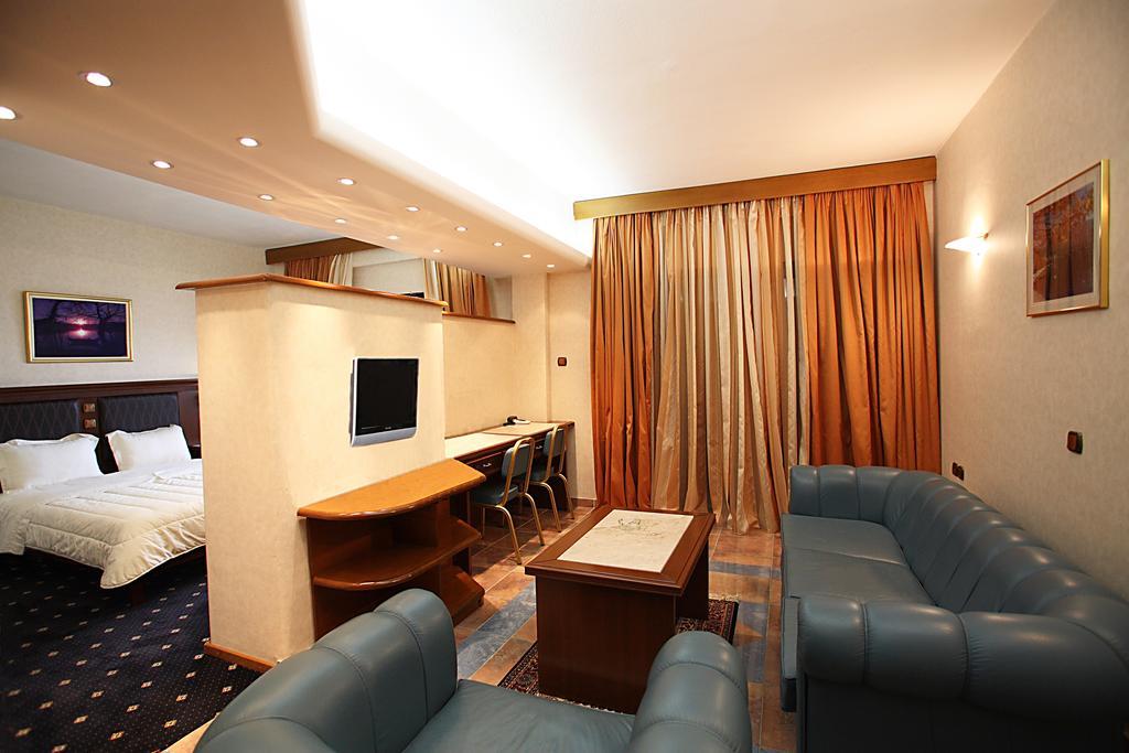 Tsamis Hotel Kastoria Ngoại thất bức ảnh